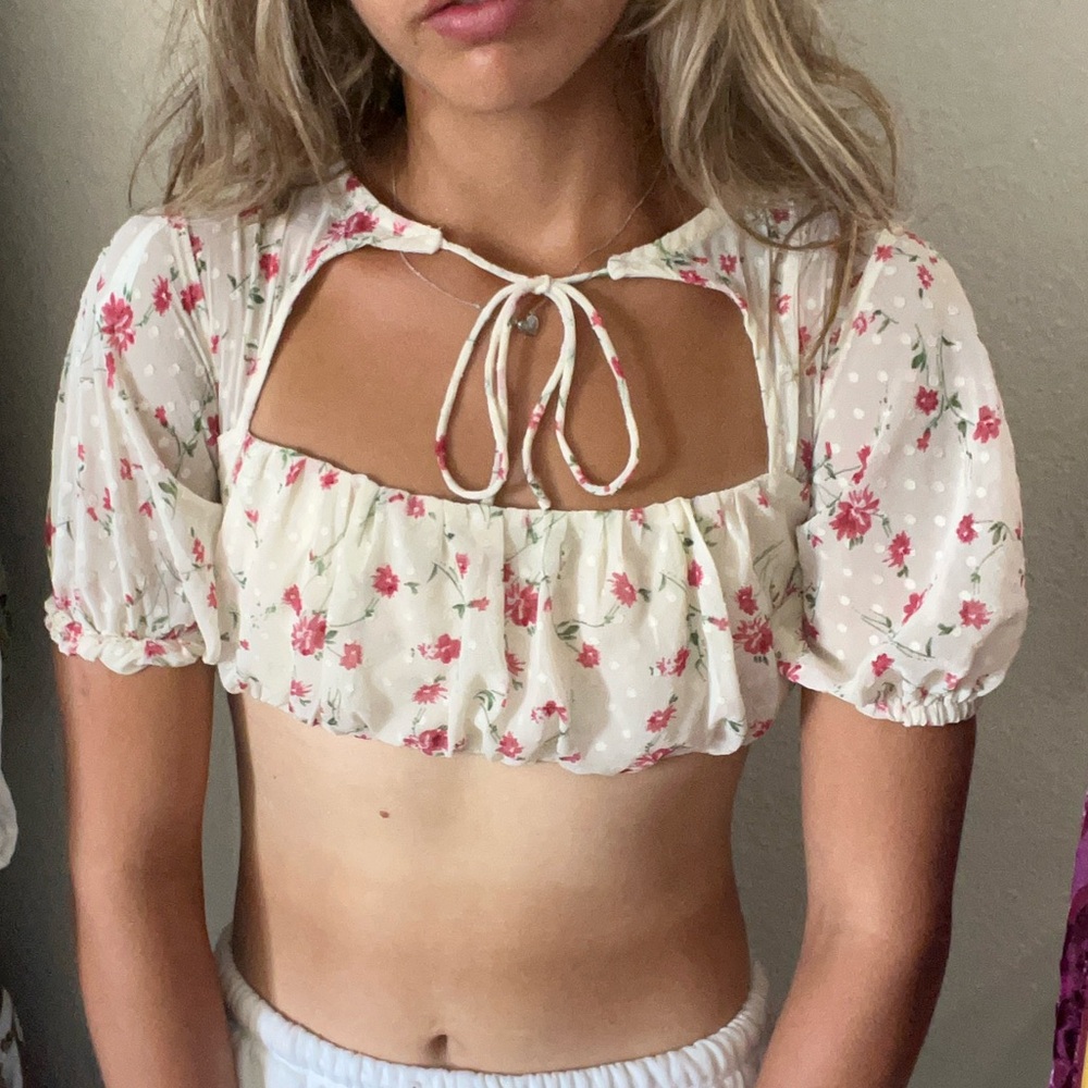 Floral Puff Sleeve Crop Top